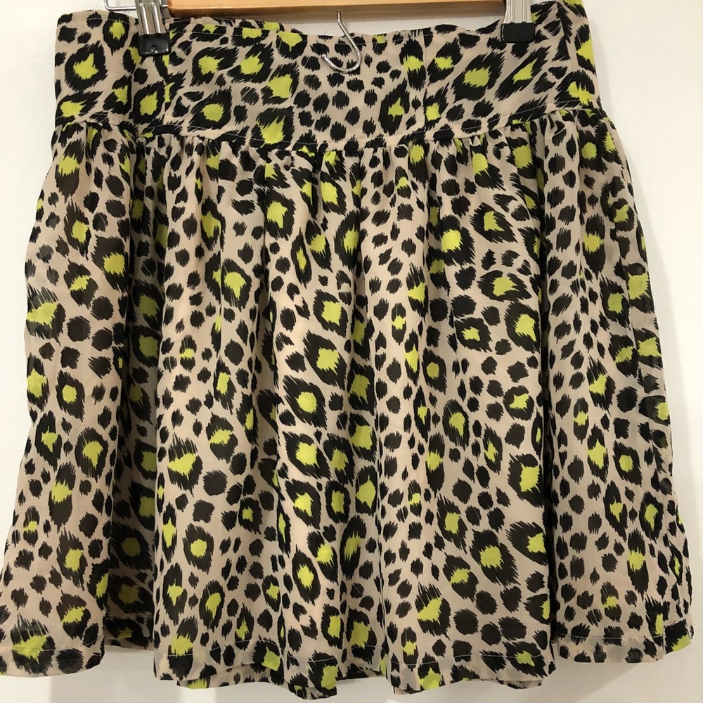 Mini skirt, cheetah print